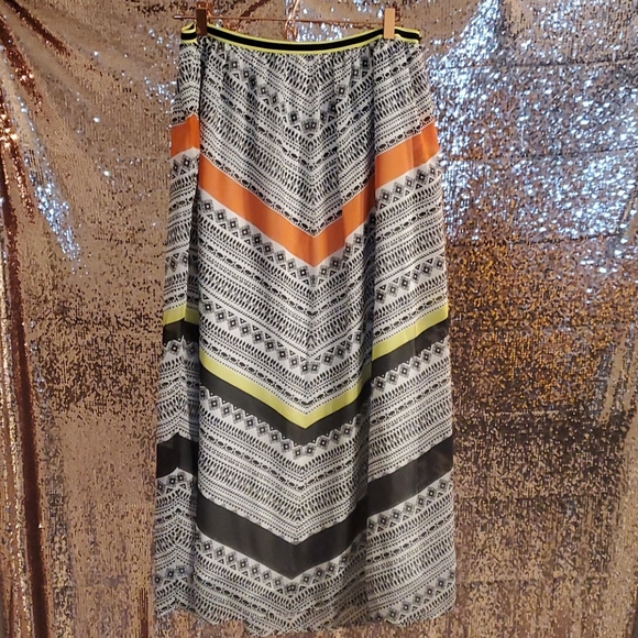 Old Navy Maxi Skirt - Picture 3 of 3